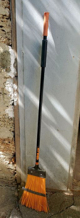 Веник  пластиковый