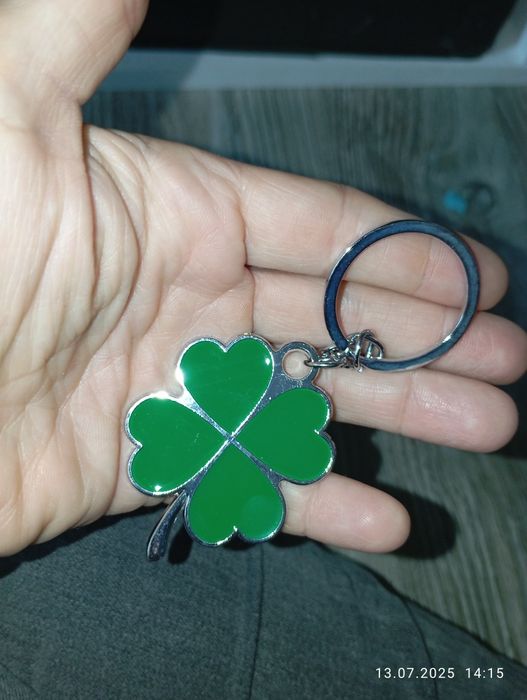 Brelok - czterolistna koniczyna, idealna na prezent