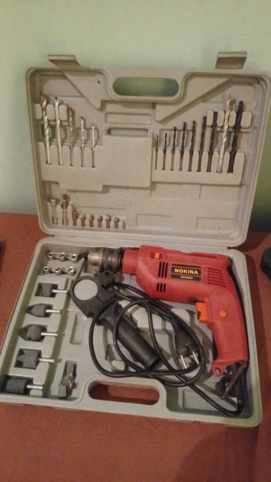 Aparafusadora de impacto + maleta com acessórios