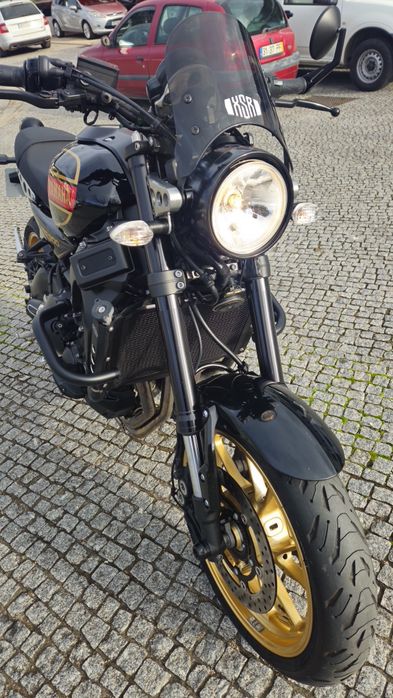 Yamaha xsr 900 moto muito boa