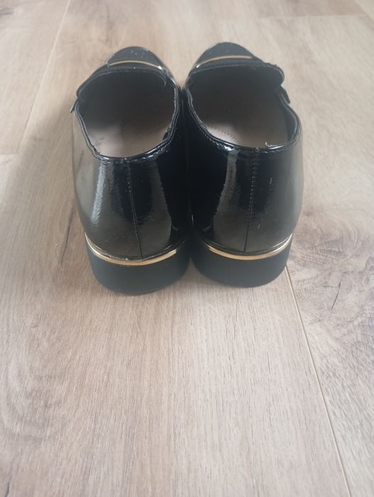 Buty damskie mokasyny lakierkowe