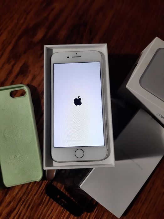Телефон iPhone 7 128GB 4GLTE NEVERLOCK