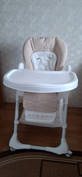 Стільчик для годування