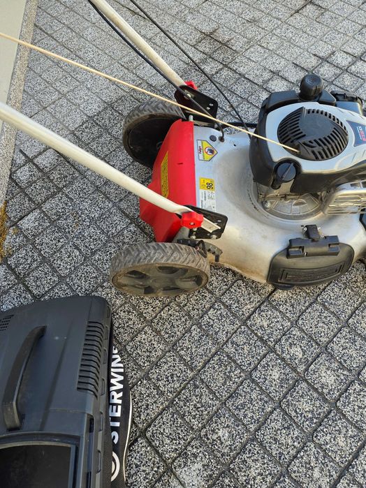 Corta-relvas a gasolina Sterwins 575EX Series – Bom estado