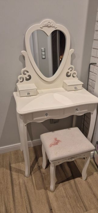 Toaletka dla dziewczynki