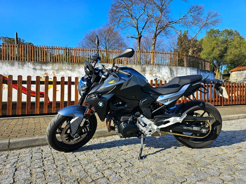 BMW F900R 2023 extras e em condição excelente!