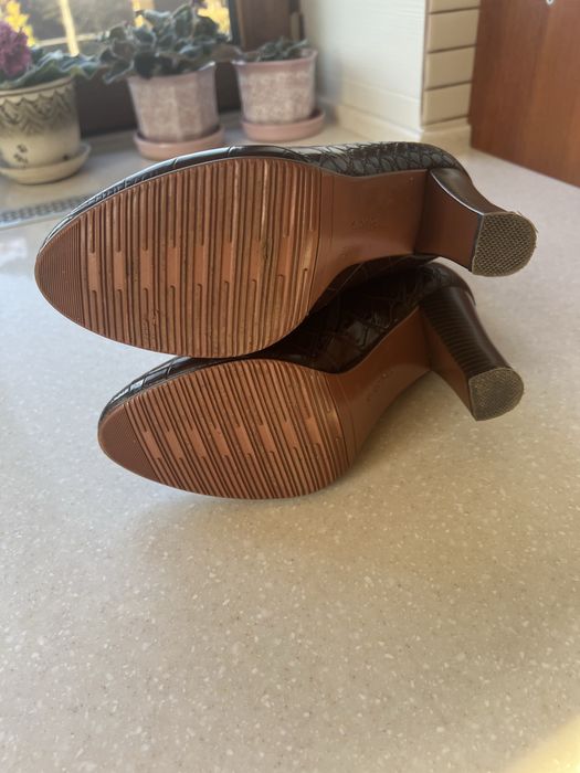 Продам черевички, ботинки, полусапоги розмір 38