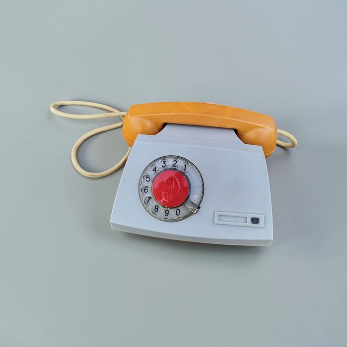 Legendarny radziecki telefon P-170 aparat łączności specjalnej