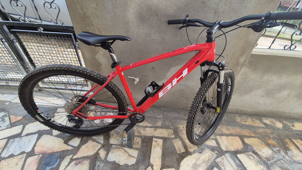 Bicicleta BTT  marca BH