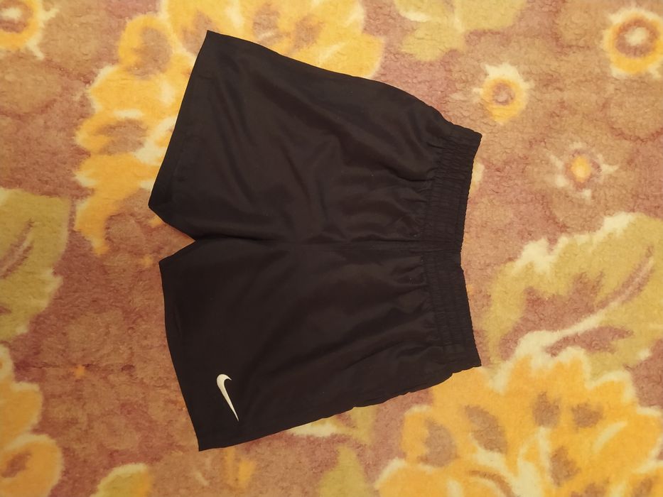 Шорти Nike на ріст 147 см. Стан ідеальний.