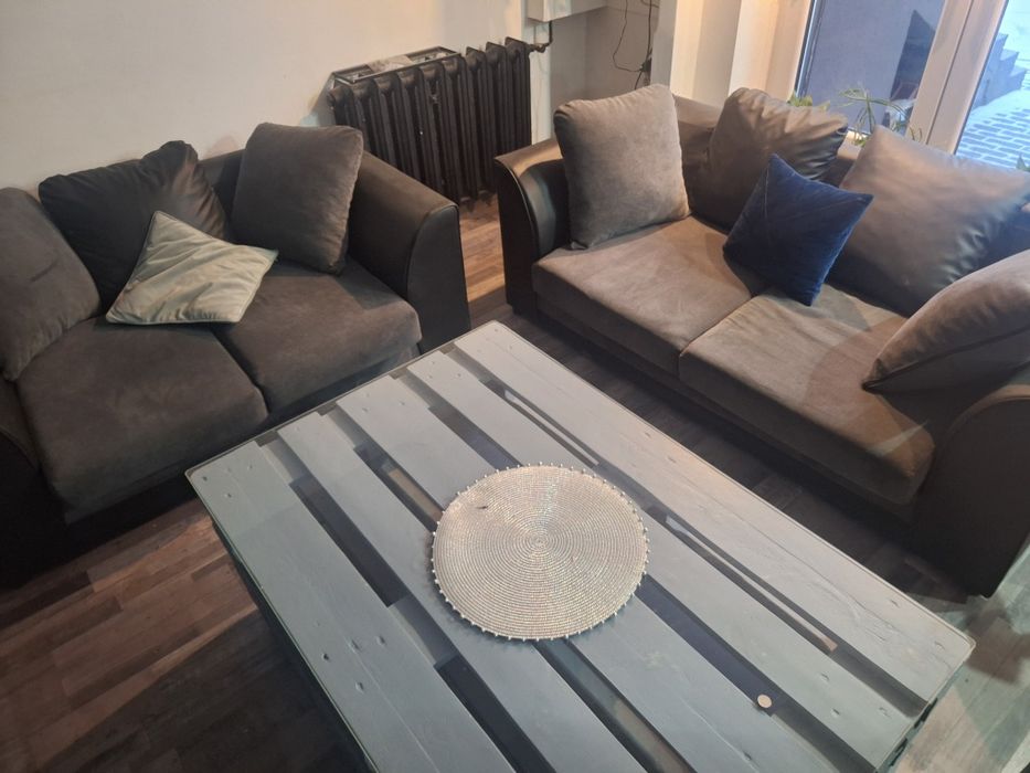 Sprzedam dwie sofy 2 i 3 osobowe