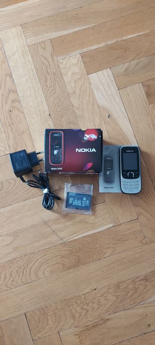 Telefon Nokia 5030 .
