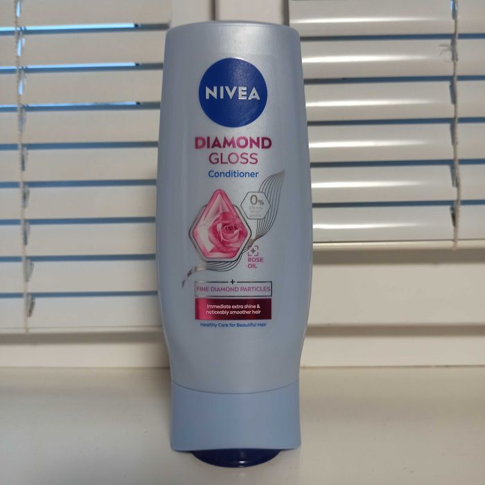 Ополіскувач кондиціонер для волосся Нивеа NIVEA для сяйва зволоження