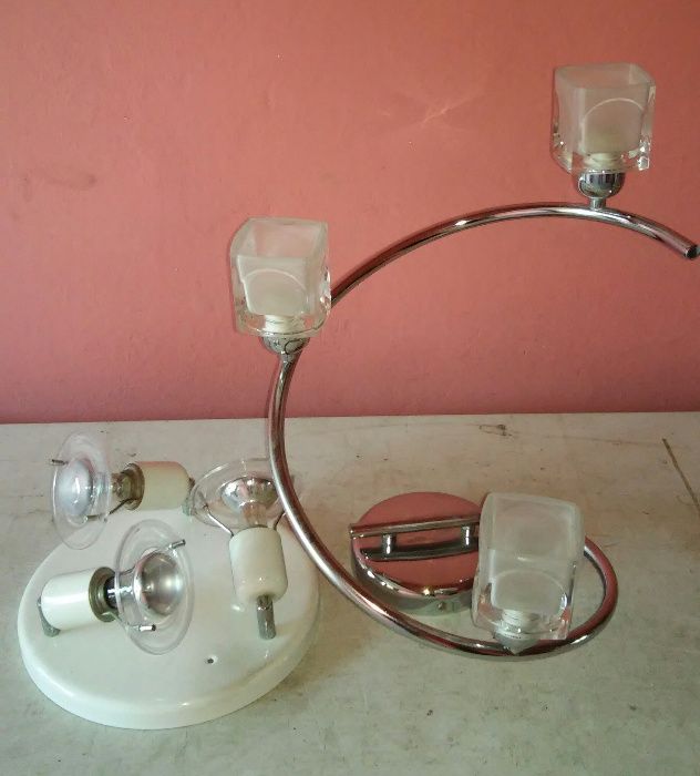 Lampa , żyrandol , kinkiet.