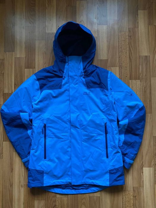 Лот речей вещей burberry, trapstar, nike, jack woolfskin