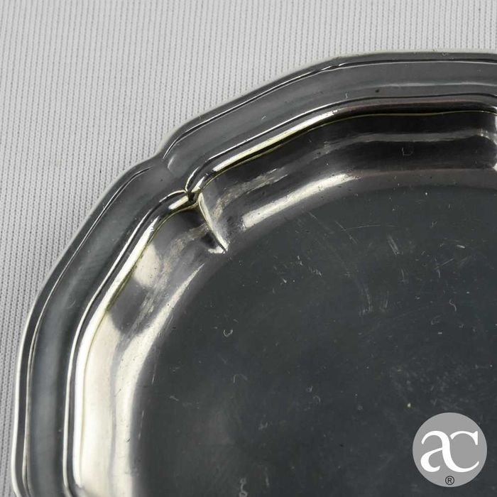 Pequena salva / Aneleira em prata