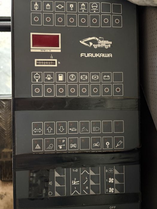 Escavadora rodas Furukawa W635e