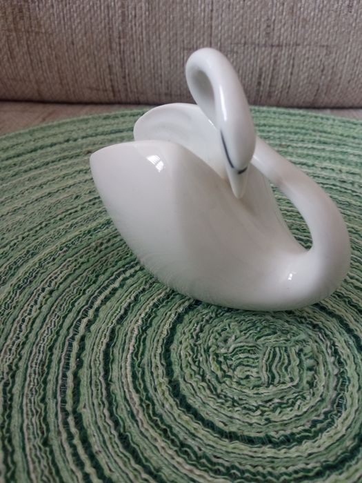 Porcelanowa figurka łabędzia hollohaza