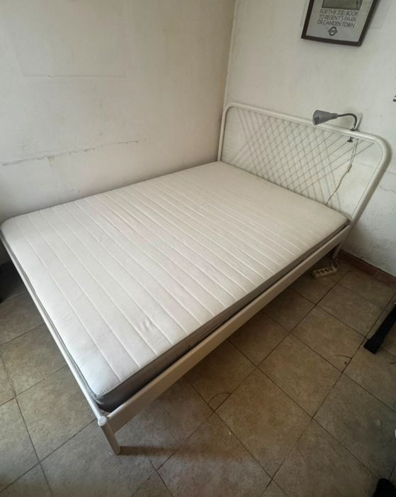 Cama IKEA NESTTUN + colchão + estrado (140X200 cm)