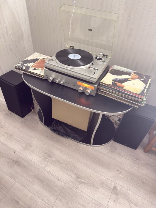 Вінтажна Hi-Fi аудіосистема Philips, до якої входять:  вініловий програвач Philips F-7112 + підсилювач Philips AH305 + колонки Philips AK 251/20.