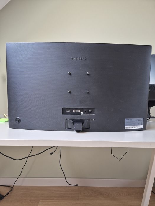 Samsung 27 Curved Full HD HDMI