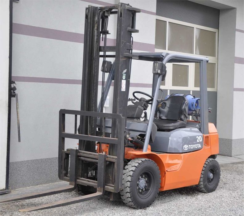 Wózek widłowy Toyota 7FG20 2T Manual Pompowane Opony Udt