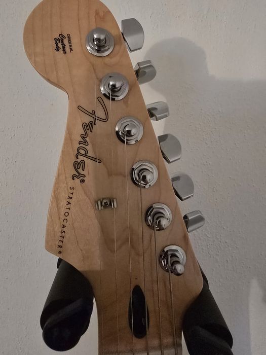 Fender Stratocaster Sunburst Canhoto Esquerdina