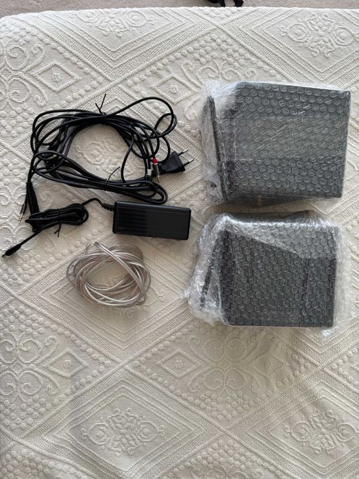 Monitores Ativos Kanto YU2 c/ DAC Integrado + Suportes