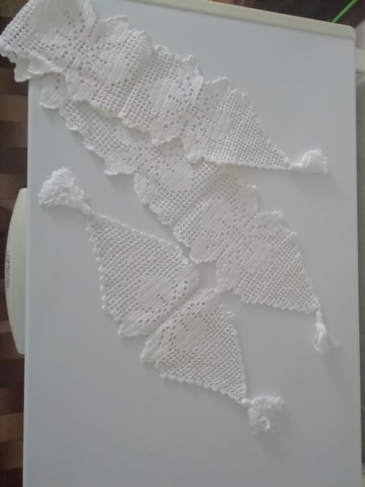 Panos em renda de quarto