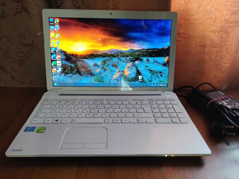 Toshiba C55,i5-3230M,SSD 240,ОП-16Гб, дві відеокарти