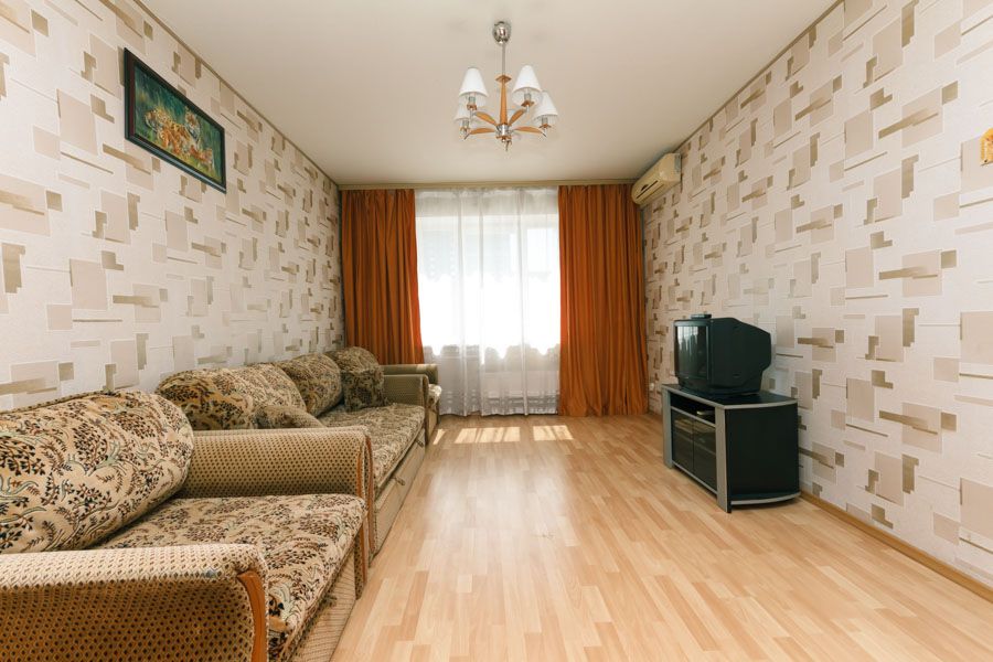 Своя 2-комнатная квартира посуточно метро Позняки, ул. Гмыри 13