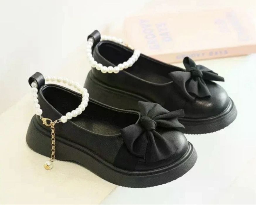 Продам туфельки для дівчинки