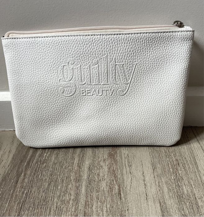 Bolsa ou Necessaire branca (Guilty Beauty)