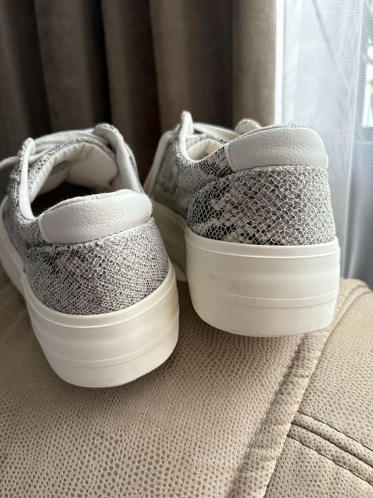 Кеди / Кросівки Zara