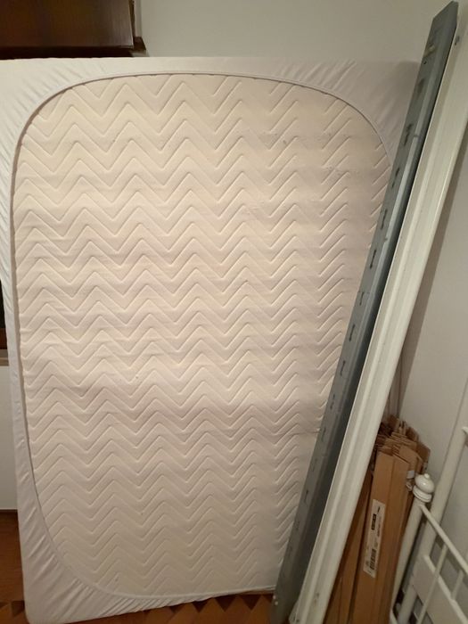 Estrado e colchao IKEA conjunto