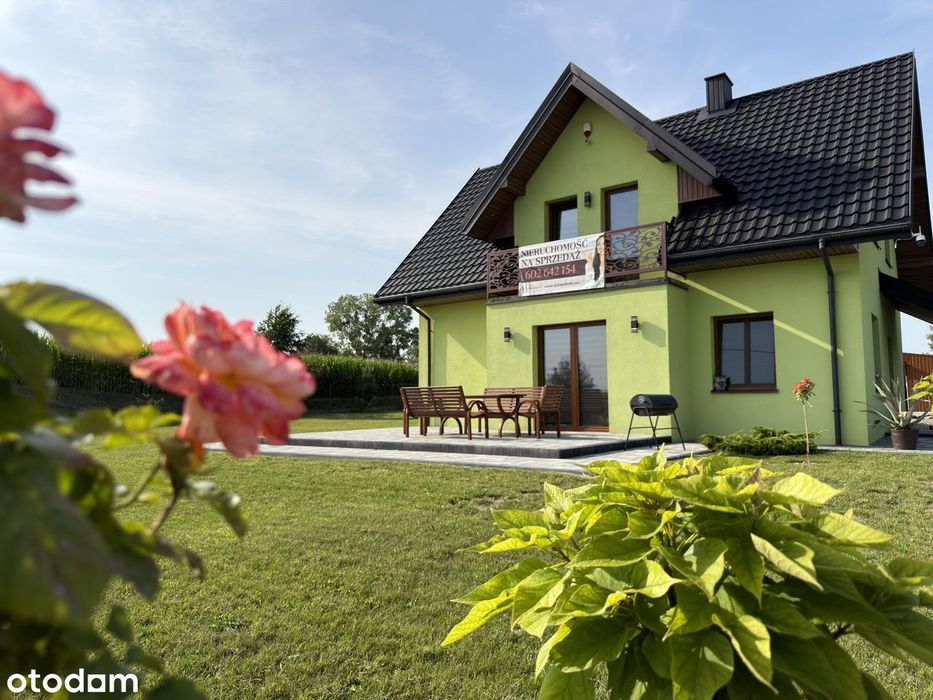 Energooszczędny dom na wzgórzu z widokiem na jezioro na działce 5247 m