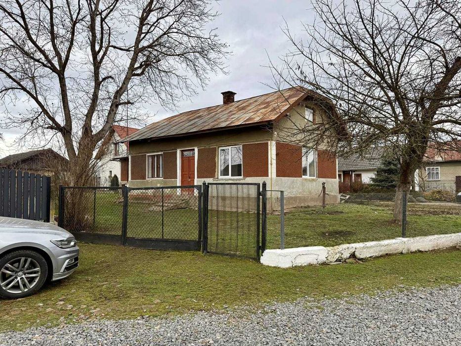 Продаж будинку у Нежухові