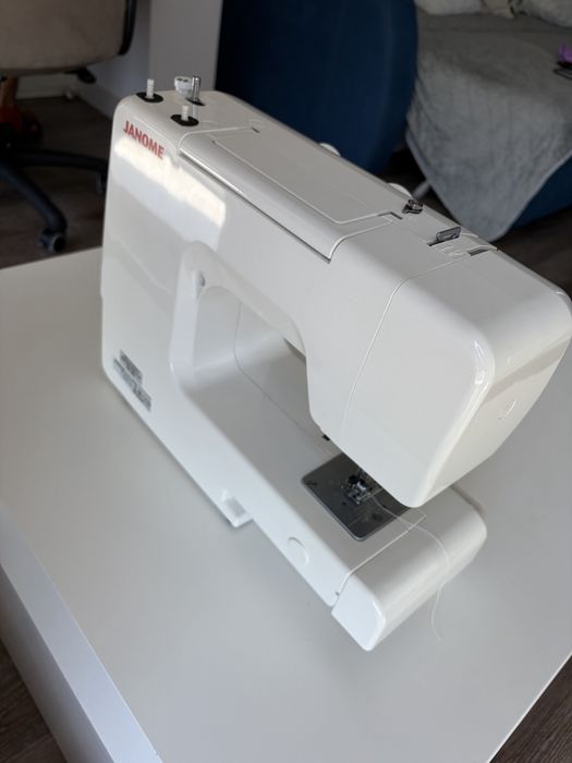Швейна машина JANOME JQ2515s