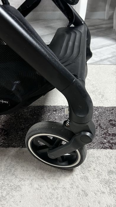 Продам коляску прогулку Cybex balios S Lux 2024 чёрную