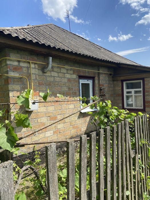 Продаж газифікованого будинку поряд із школою