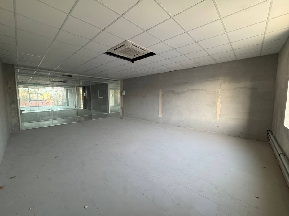 Продається офісне приміщення в ТЦ «Плаза»  Чортків