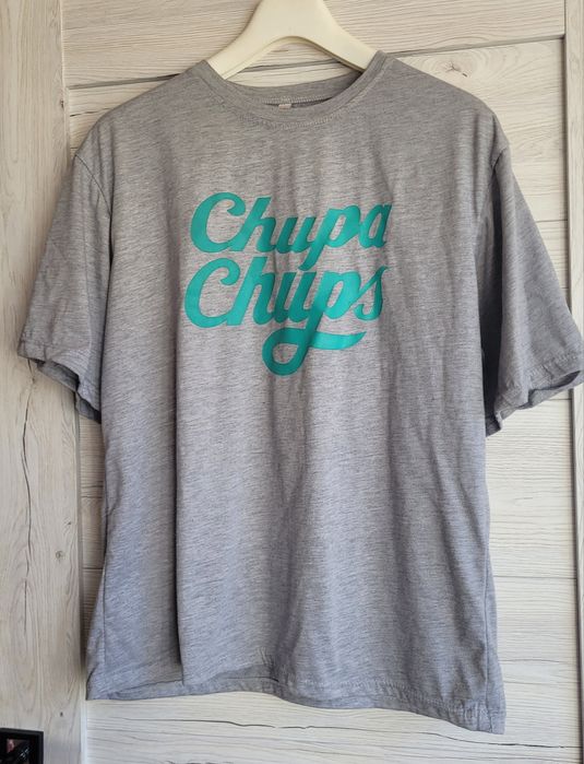 T-shirt z napisem Chupa Chups XL
*długość 65 cm
*pachy 57 cm

Polecam.