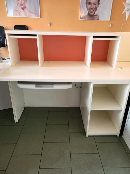 Konsola na recepcję