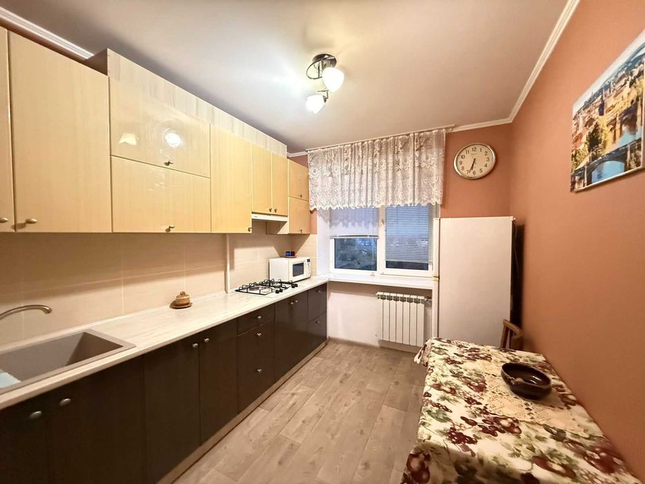Продаю 2-кімнатну квартиру. Космонавтів. АТП