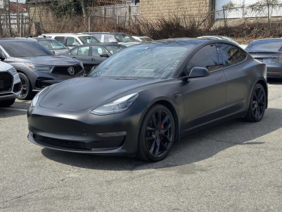 Tesla Model 3 Long Range      2023