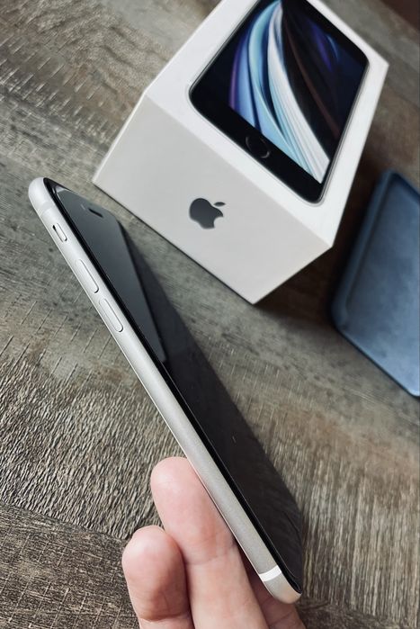 Телефон мобільний iPhone SE айфон 2020р 64GB