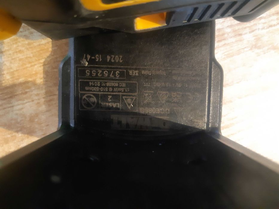 Laser Dewalt Krzyżowy DCE  DCE089D1G