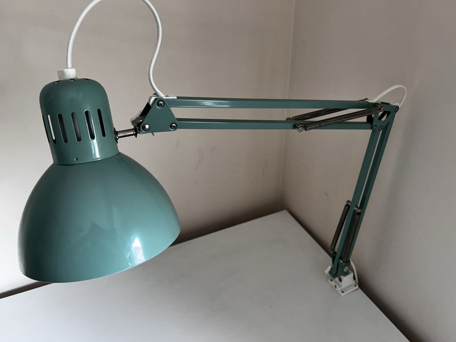 Sprzedam duże biurko, lampa gratis — Gniezno