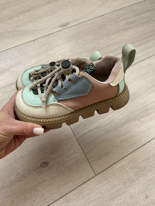 Продам стильні кеди кросівки 28 р