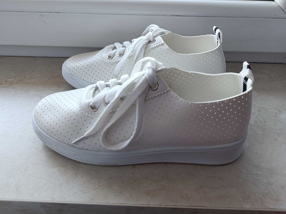 Białe sneakersy, rozm. 36